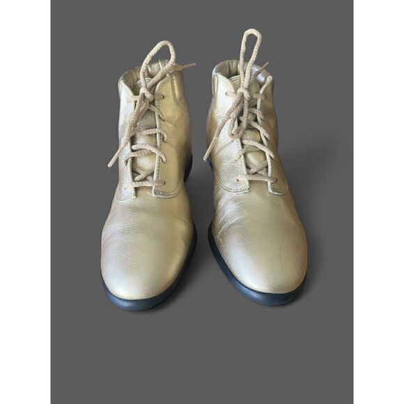 Tic Tac Toe Women’s Vintage Metallic Gold Genuine Leather Booties US 6.5 NWOT - Picture 2 of 9